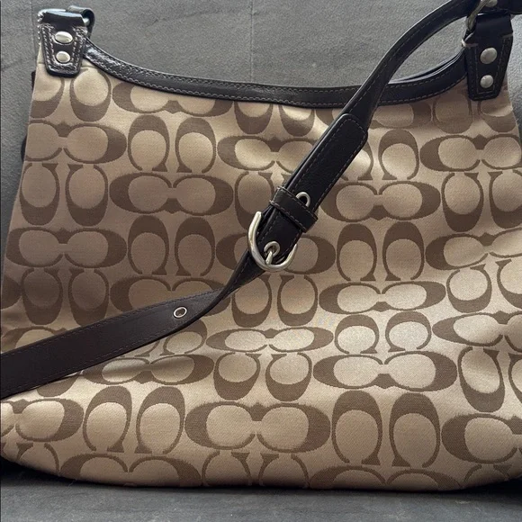 EUC Coach Tan and Brown Signature Shoulder Bag - Picture 4 of 5